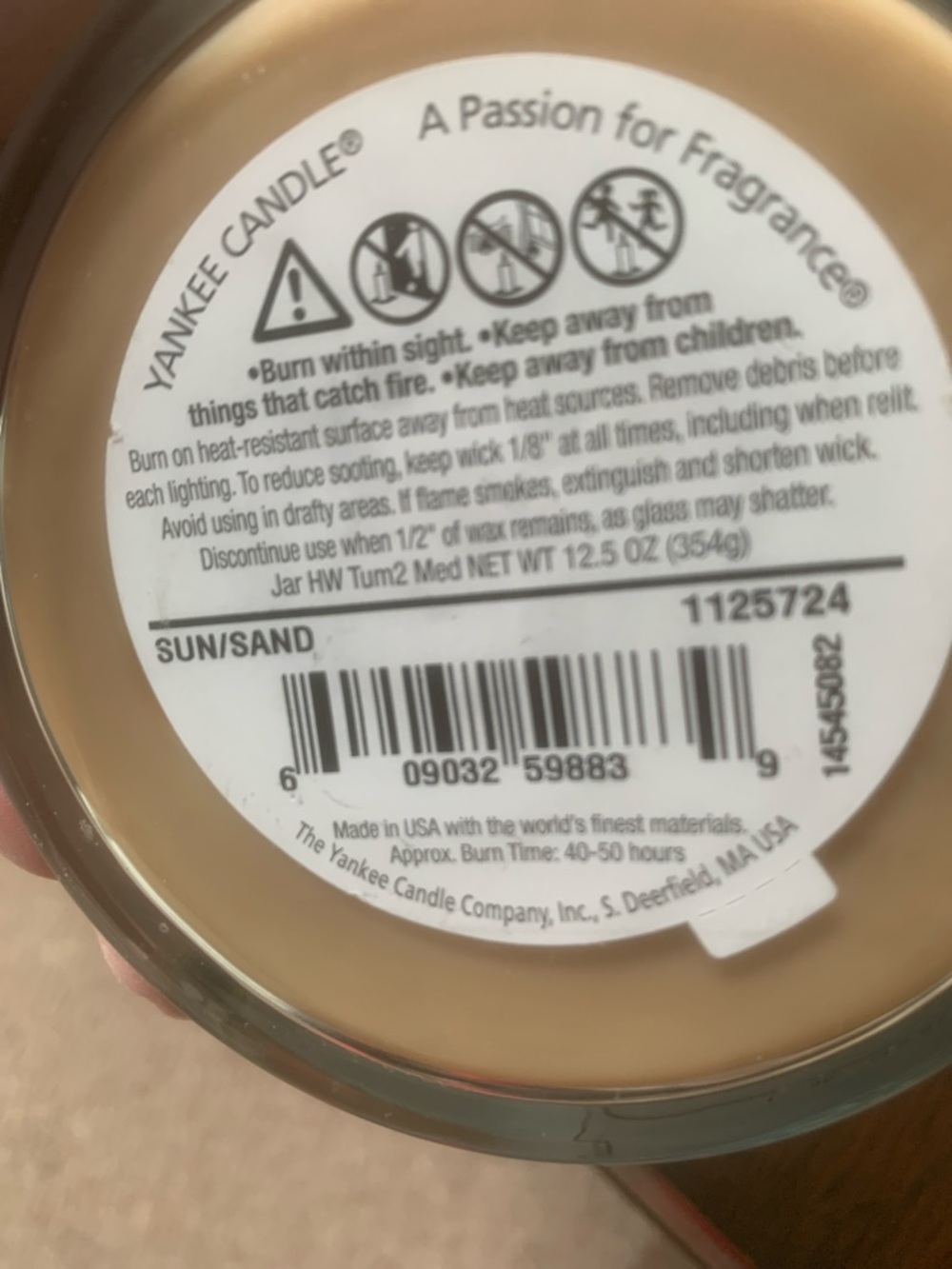 Yankee Candle Sun & Sand Beige Cream Jar Candle - Picture 3 of 4